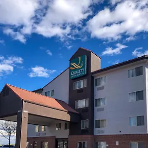 Quality & International Airport Hotel